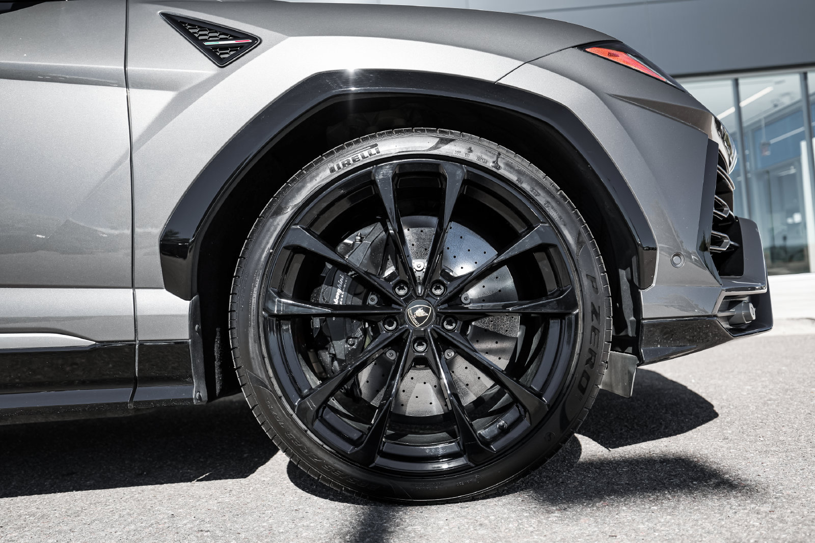 Used 2021 Lamborghini Urus AWD/4WD image 16