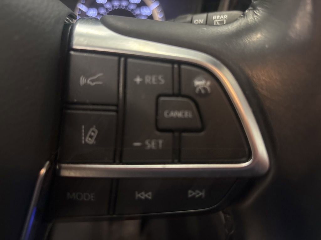 Used 2021 Toyota Highlander LE image 23