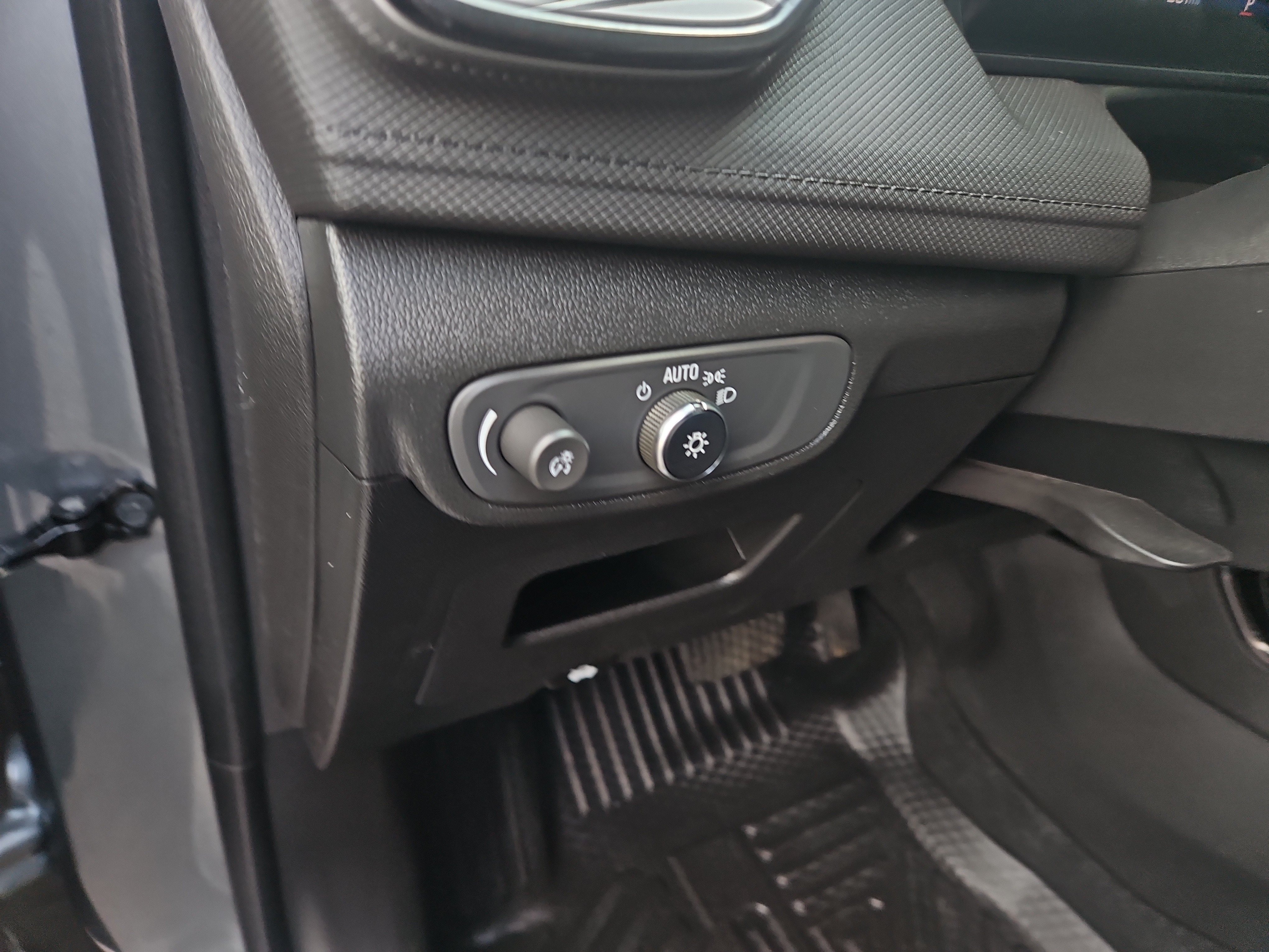 Used 2024 Chevrolet TrailBlazer LS w/ LS Convenience Package FWD image 20