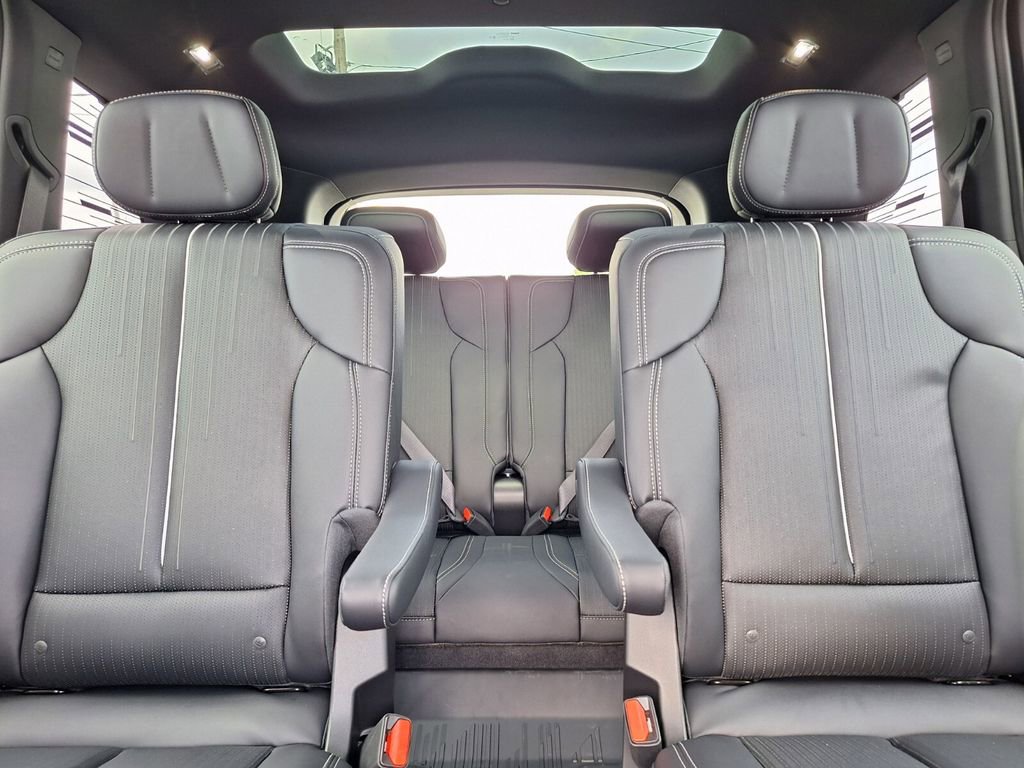 New 2026 Cadillac Vistiq Luxury image 25