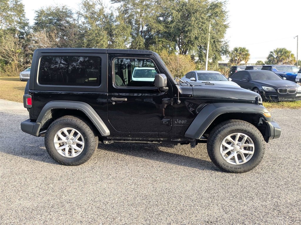 Used 2023 Jeep Wrangler Sport S image 3