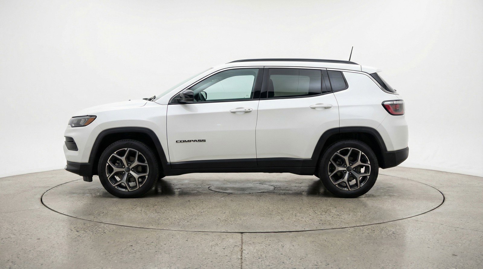 Used 2025 Jeep Compass Limited image 5