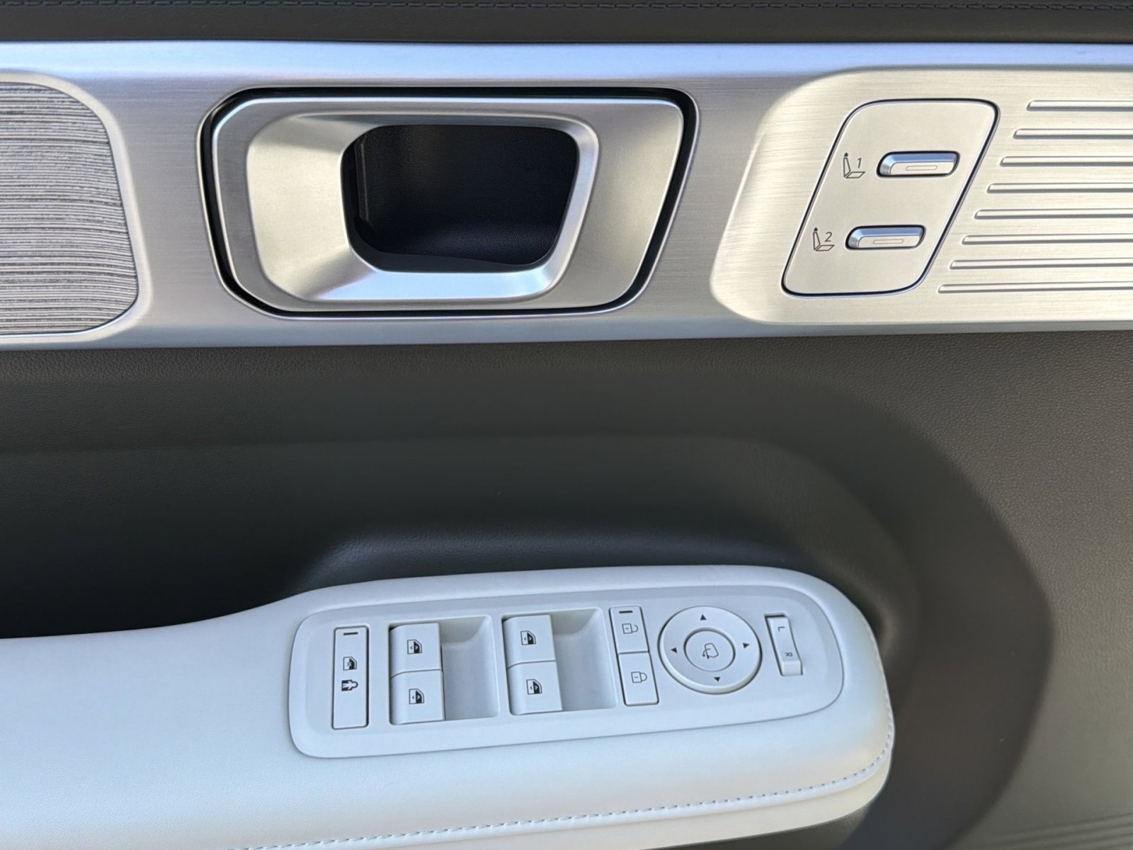 Used 2025 Hyundai Santa Fe Calligraphy image 15