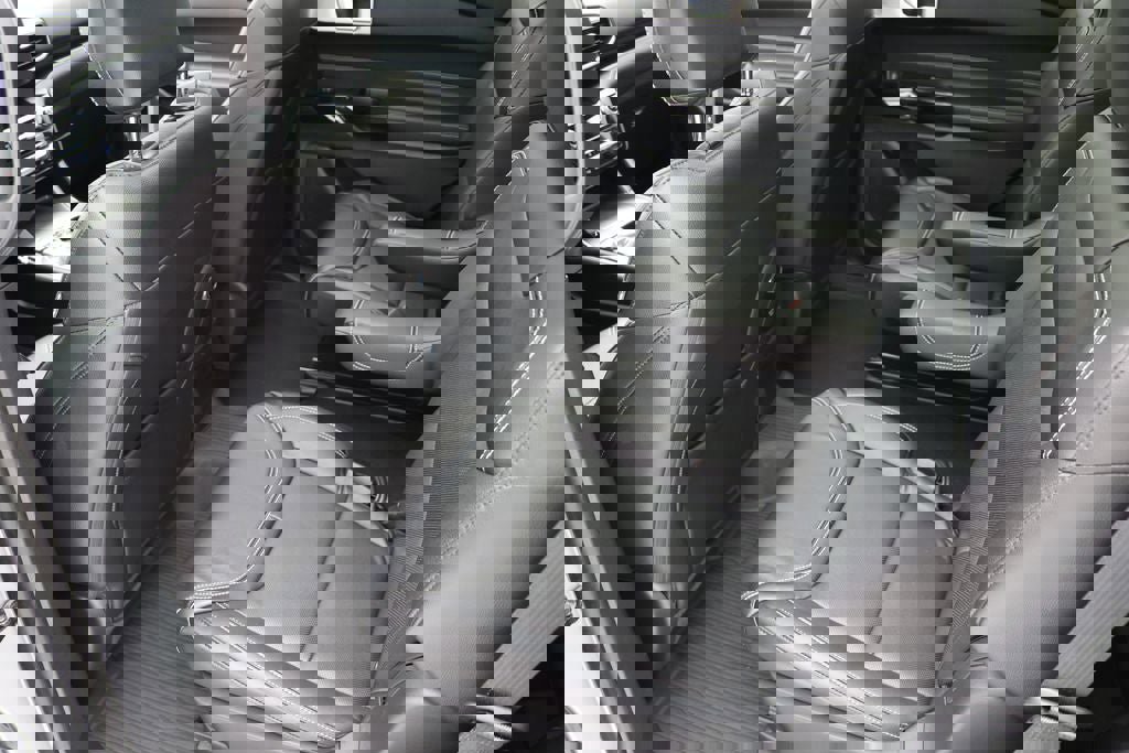 Used 2024 Ford Explorer ST w/ Technology Package image 10