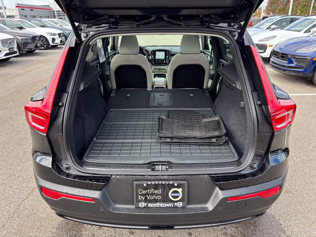 Used 2024 Volvo XC40 B5 Plus w/ Climate Package AWD/4WD image 26
