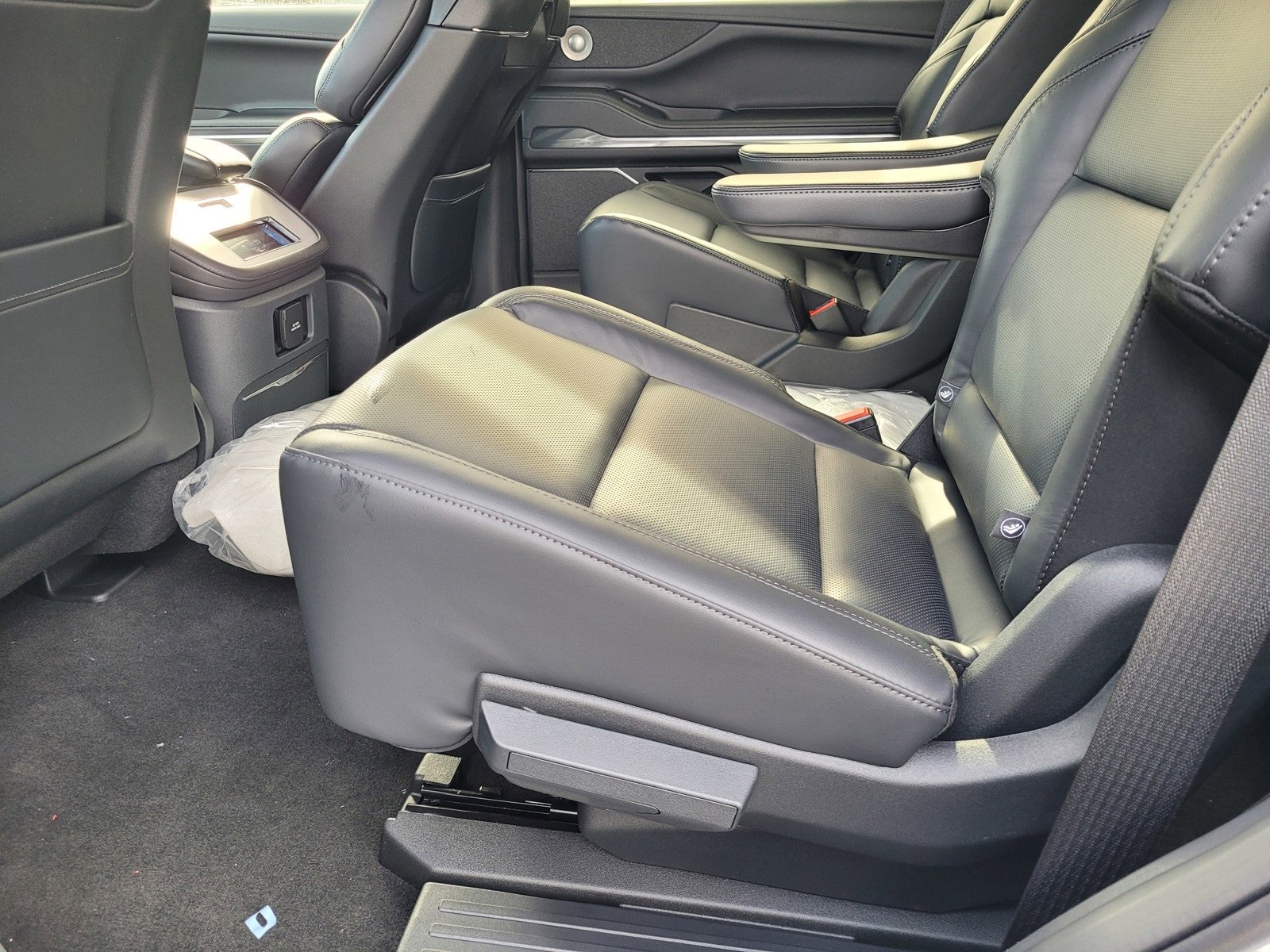 New 2025 Lincoln Navigator Reserve w/ Jet Appearance Package image 7