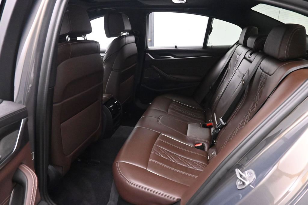 Used 2023 BMW M550i xDrive w/ Dynamic Handling Package AWD/4WD image 19