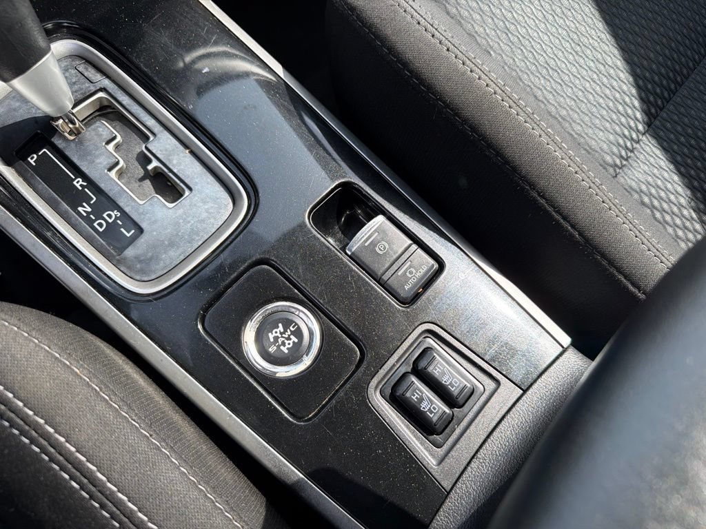 Used 2020 Mitsubishi Outlander SE AWD/4WD image 25