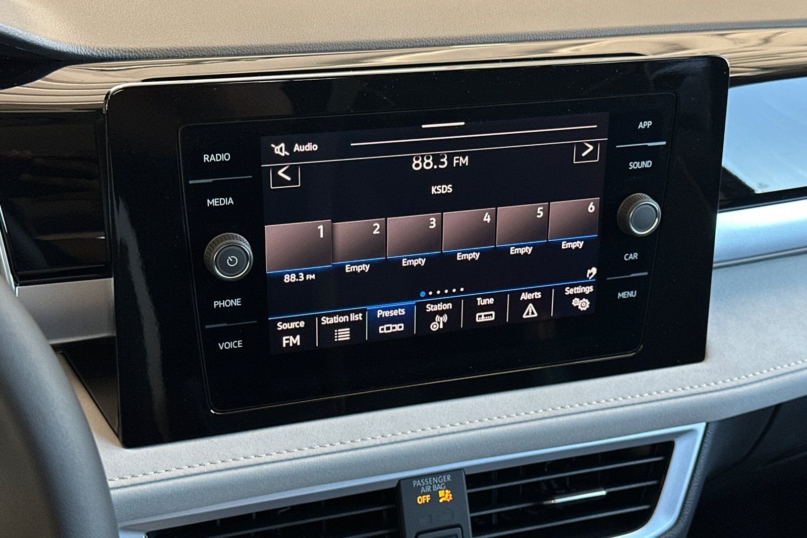 New 2026 Volkswagen Taos SE FWD image 18