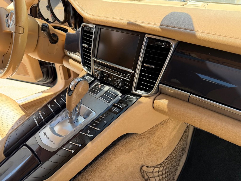 Used 2012 Porsche Panamera image 24