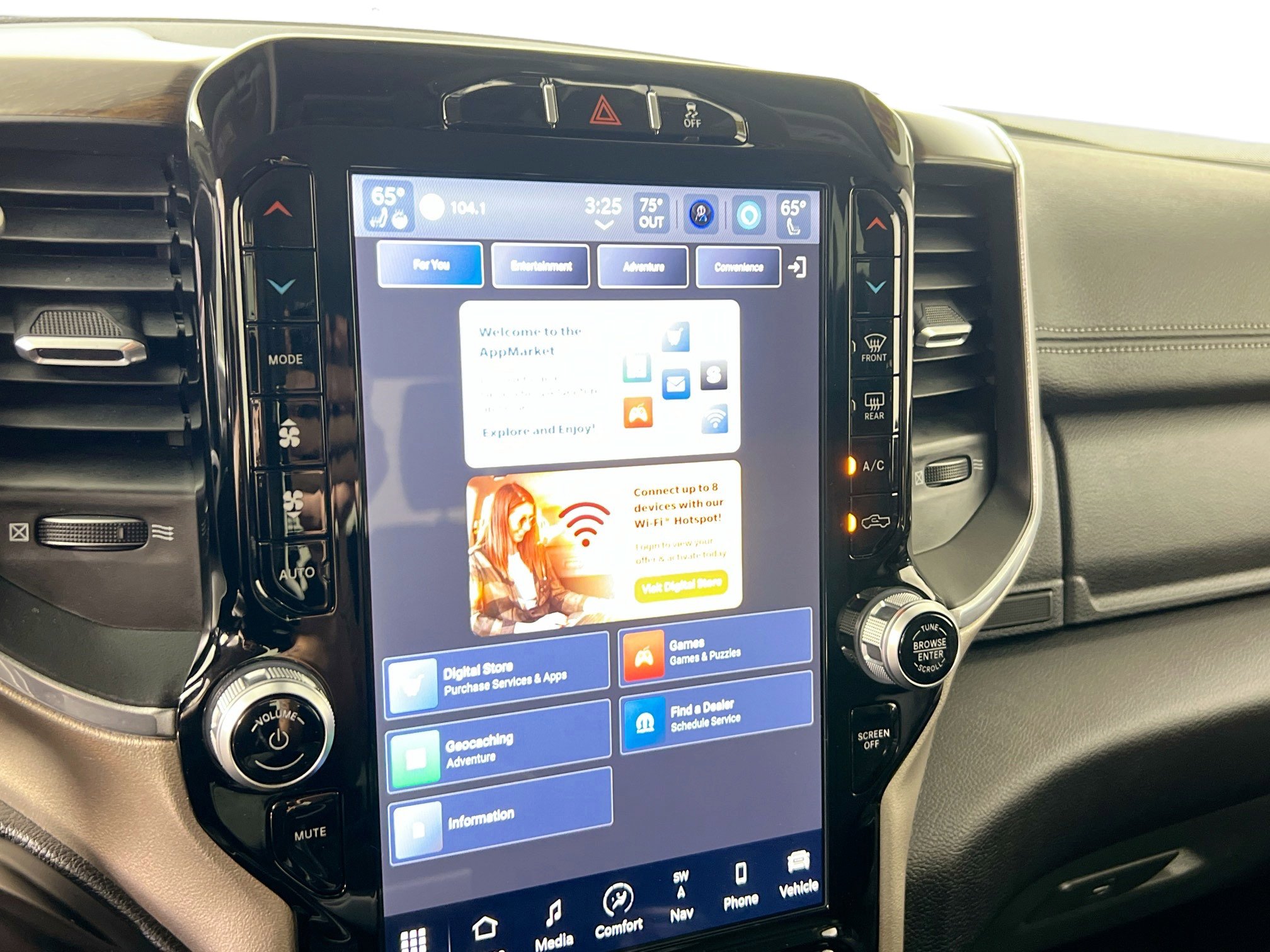 Used 2024 RAM 2500 Laramie image 28