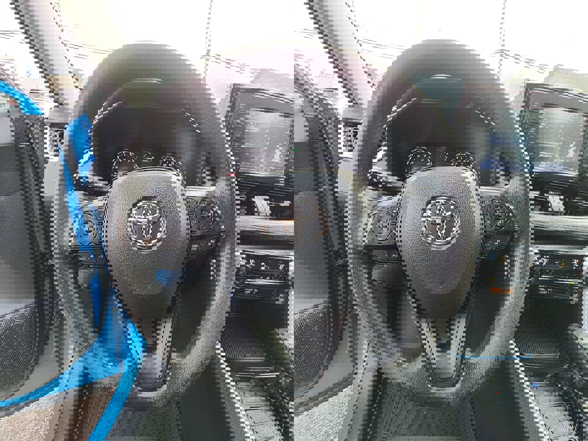 Used 2021 Toyota RAV4 XLE image 11