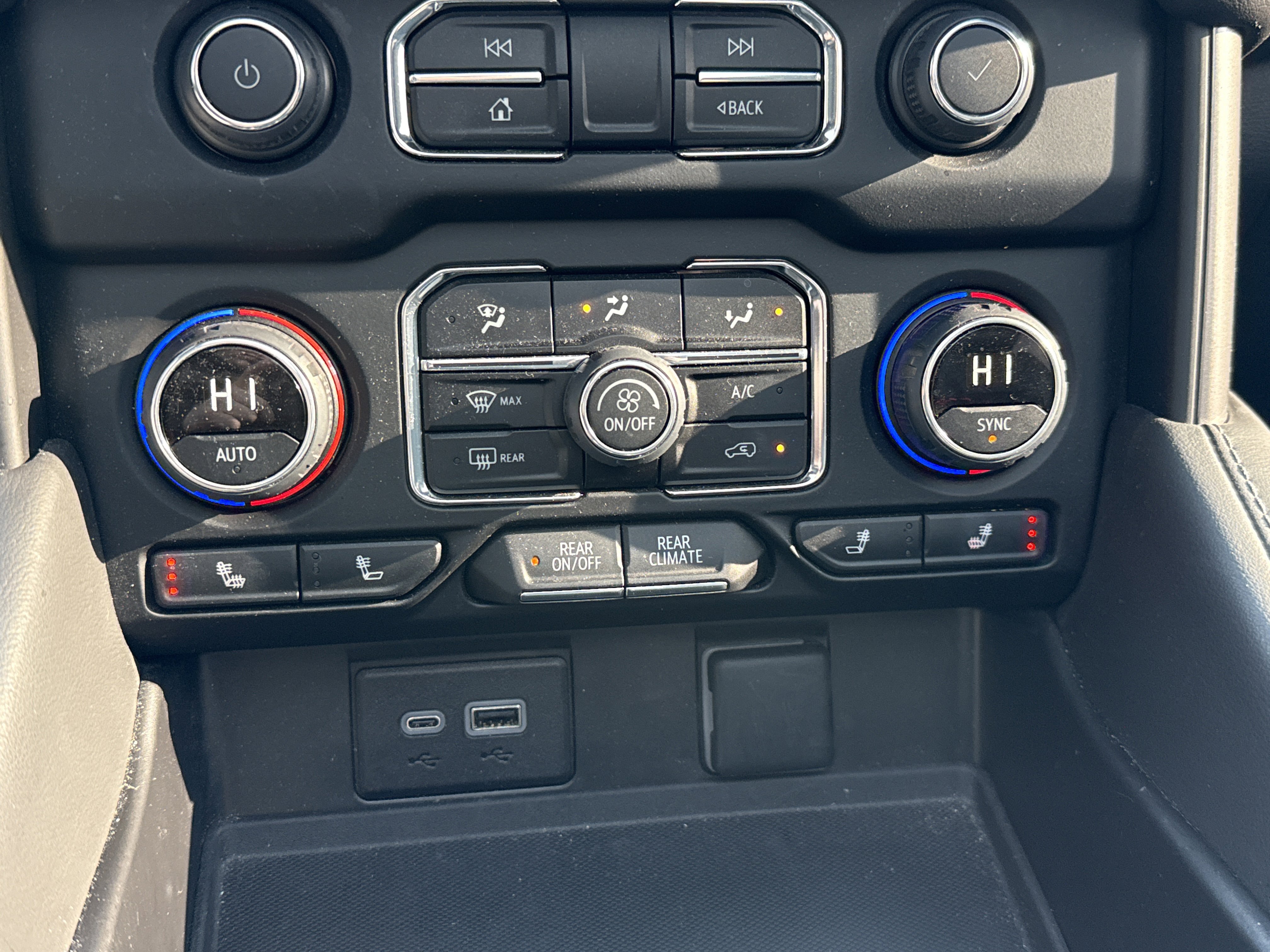 Used 2024 Chevrolet Tahoe Z71 w/ Z71 Off-Road Package image 30