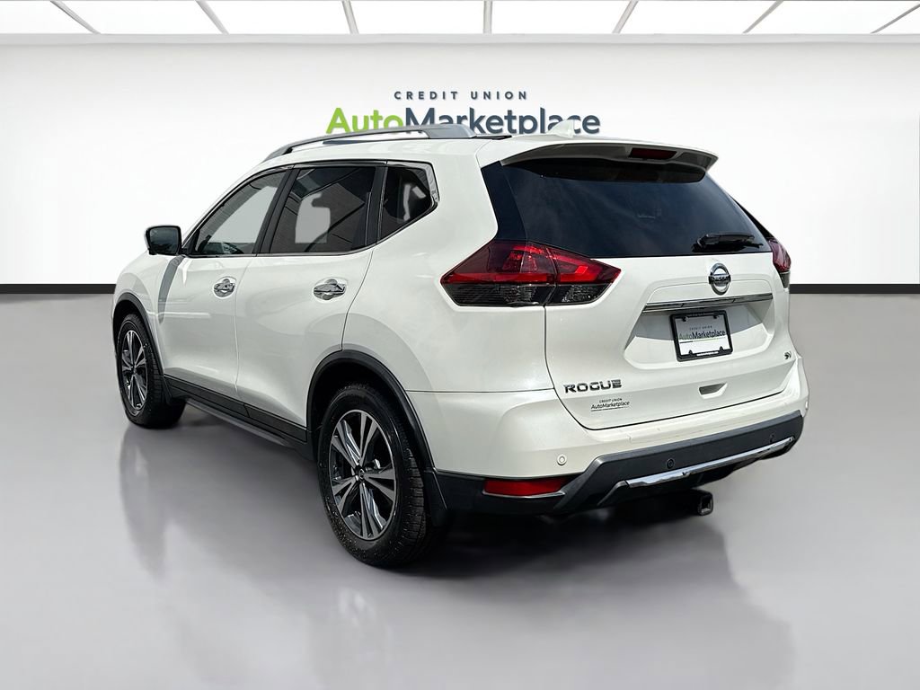 Used 2019 Nissan Rogue SV w/ Premium Package image 4
