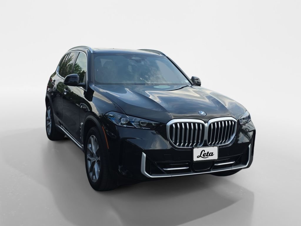 Used 2025 BMW X5 xDrive50e image 2