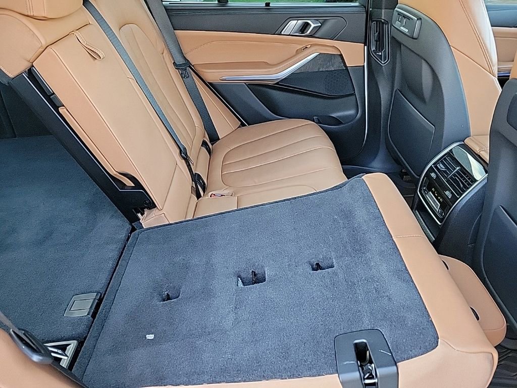 Used 2022 BMW X5 xDrive40i w/ M Sport Package image 16