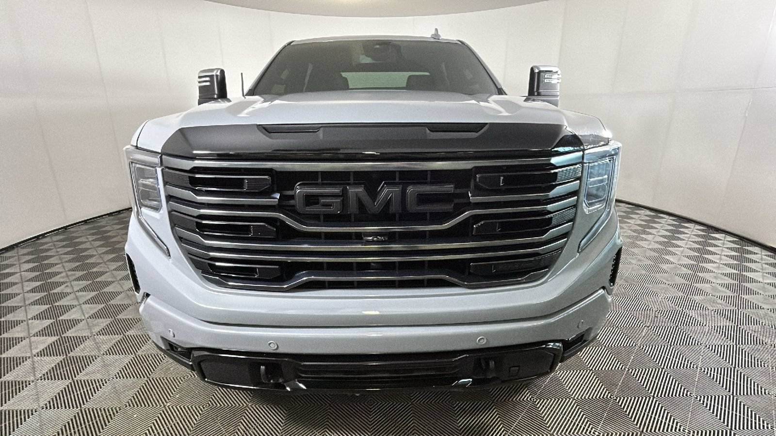 Used 2025 GMC Sierra 1500 AT4 AWD/4WD image 9