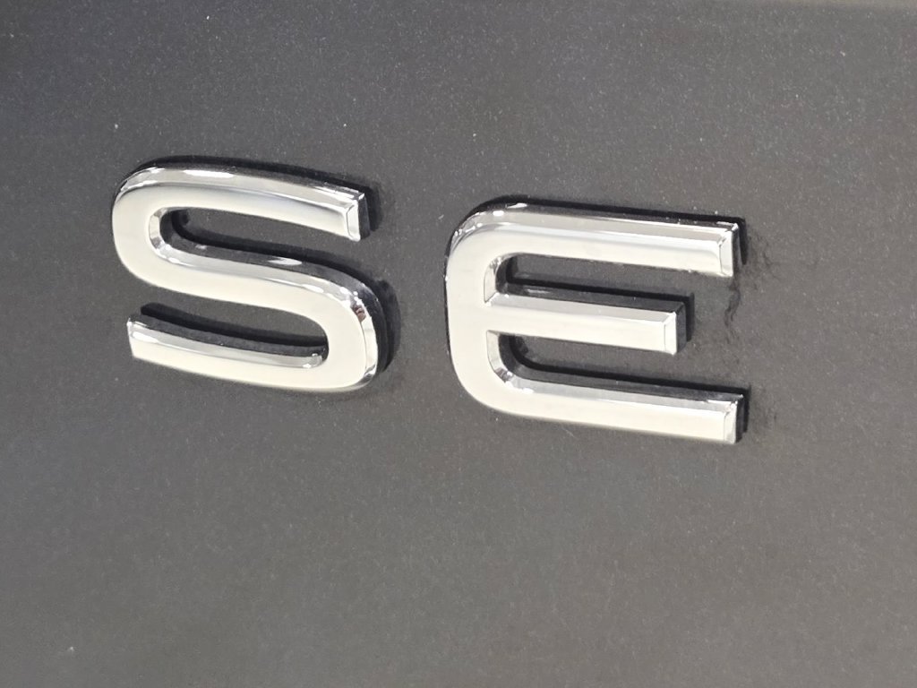 Used 2024 Volkswagen Tiguan SE FWD image 6