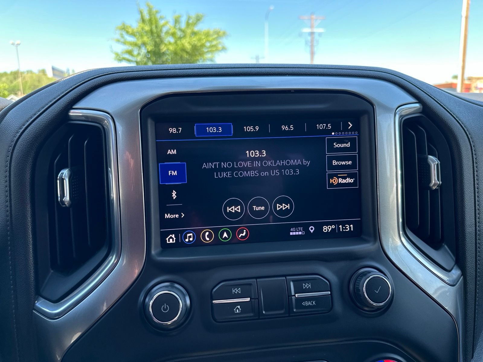 Used 2019 Chevrolet Silverado 1500 LTZ w/ LTZ Premium Package AWD/4WD image 60