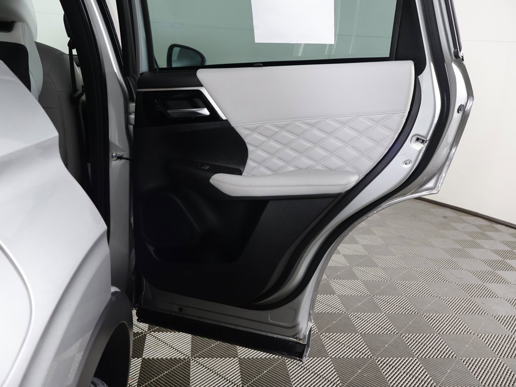 Used 2023 Mitsubishi Outlander SEL image 29