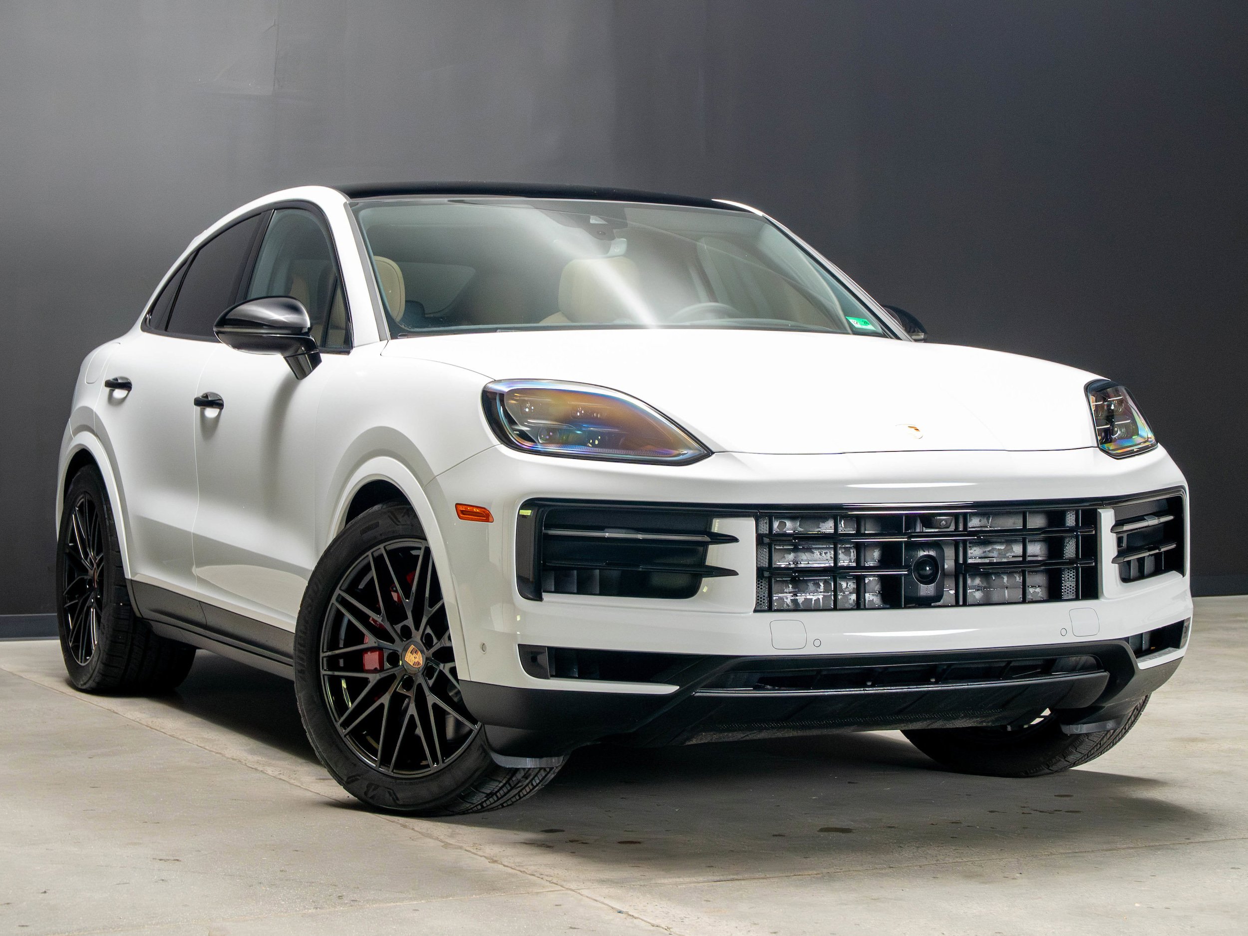 Certified 2025 Porsche Cayenne S AWD/4WD image 9