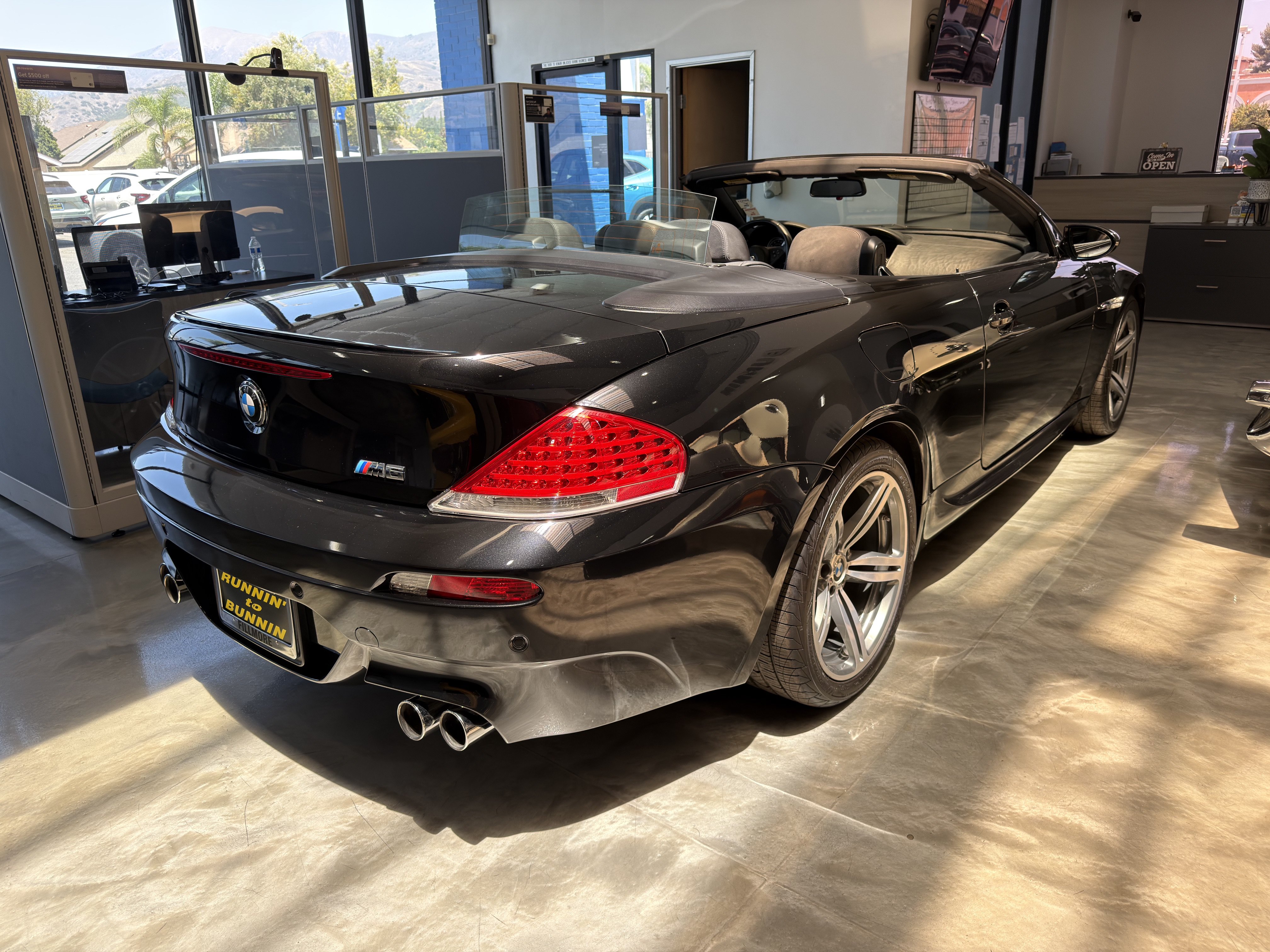 Used 2007 BMW M6 Convertible RWD image 8