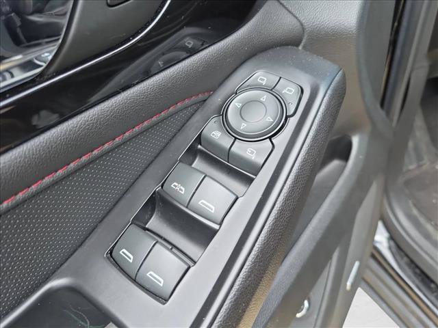 Used 2022 Chevrolet Traverse RS FWD image 12
