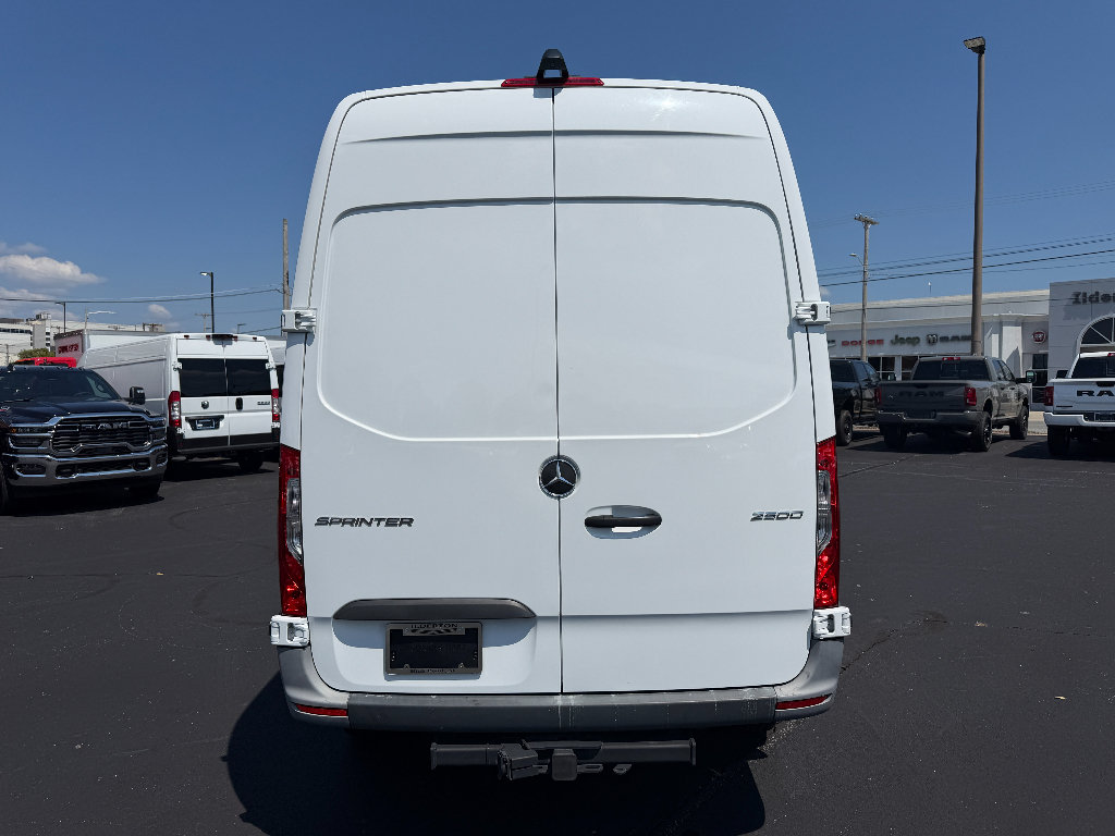 Used 2024 Mercedes-Benz Sprinter 2500 image 9