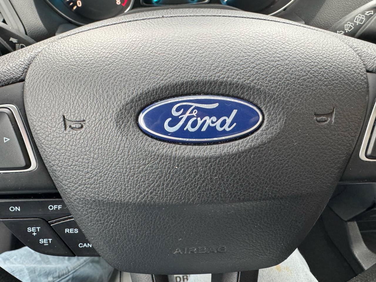 Used 2017 Ford Escape SE w/ SE Cold Weather Package AWD/4WD image 20