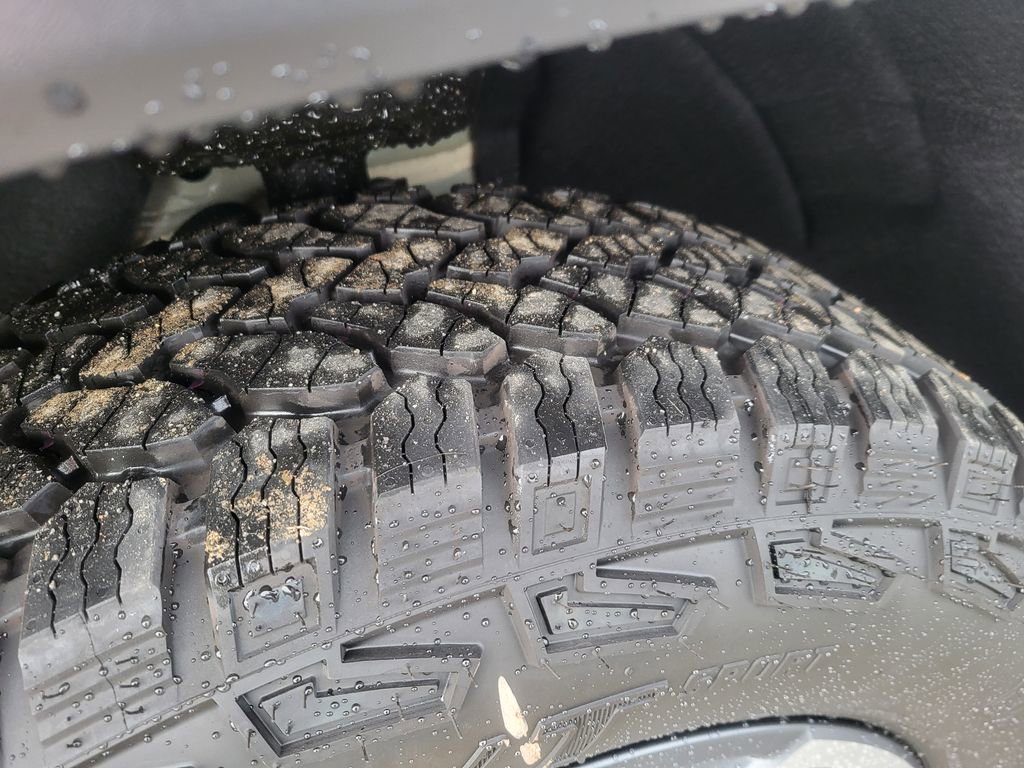 New 2026 Chevrolet Equinox ACTIV w/ Convenience Package III image 9