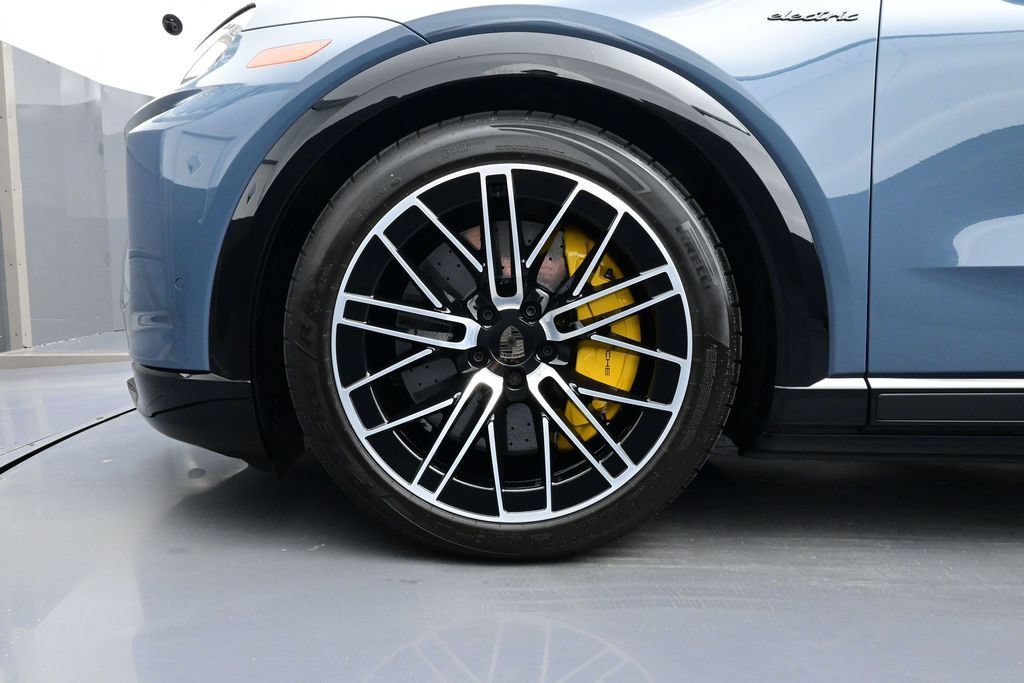 Used 2026 Porsche Cayenne Turbo AWD/4WD image 6