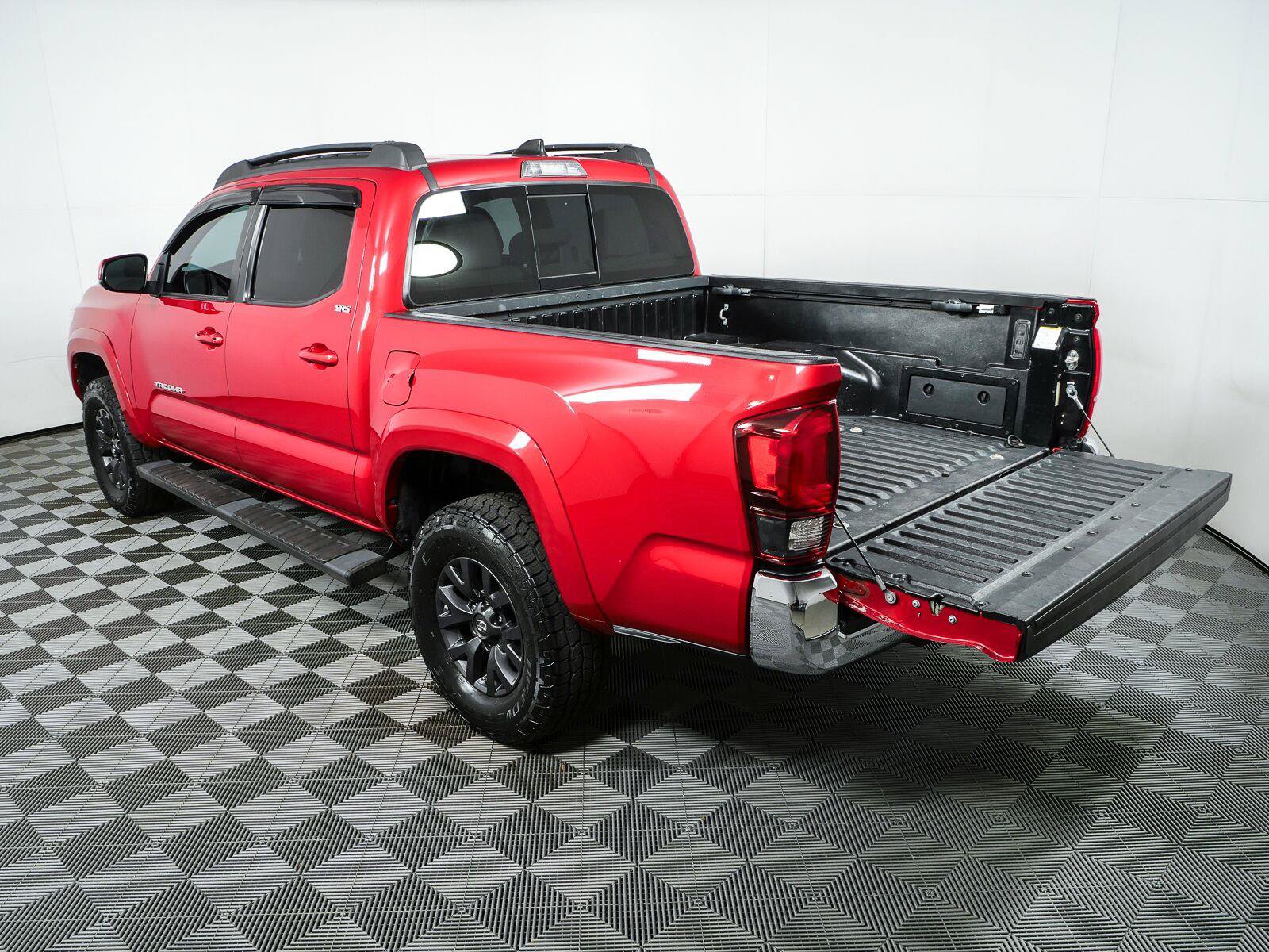 Used 2021 Toyota Tacoma SR5 RWD image 29