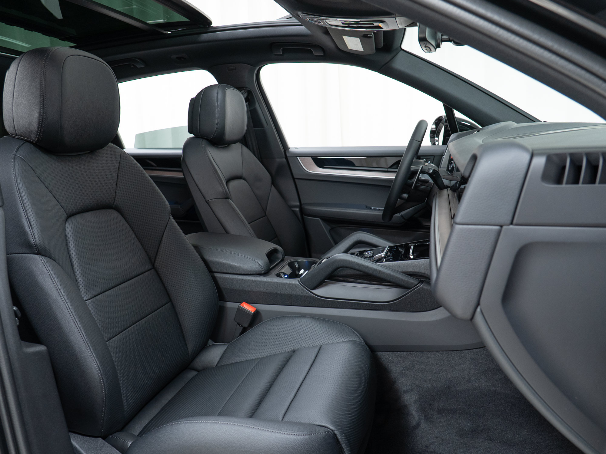 Used 2026 Porsche Cayenne AWD/4WD image 25