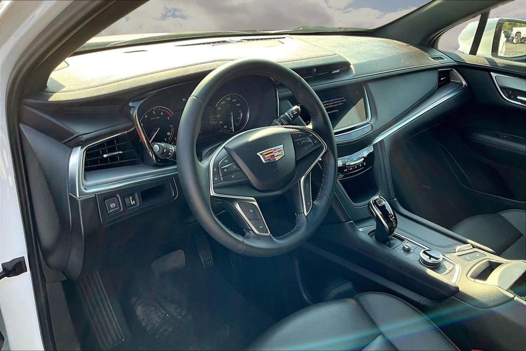 Certified 2025 Cadillac XT5 Luxury image 17