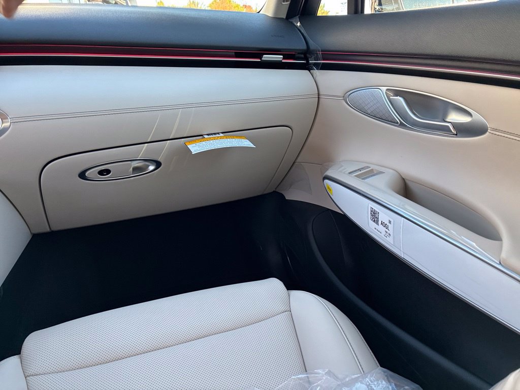 New 2027 Genesis GV70 2.5T Select AWD/4WD image 36