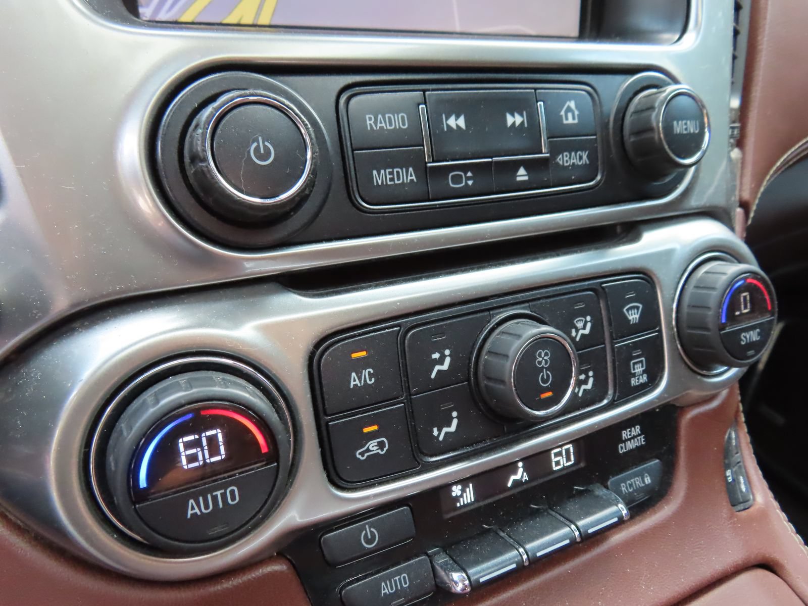 Used 2015 Chevrolet Tahoe LTZ AWD/4WD image 24