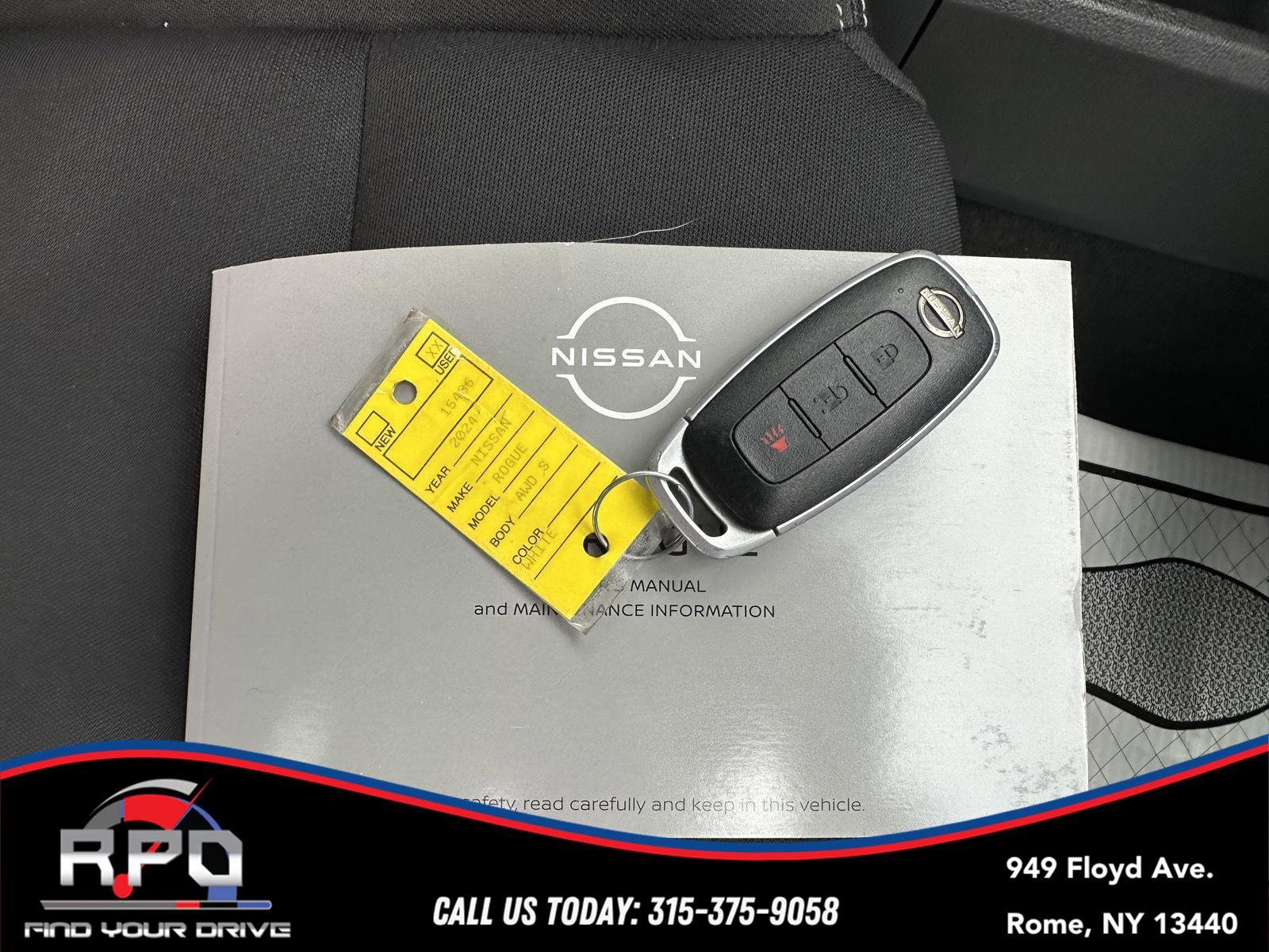 Used 2024 Nissan Rogue S image 33