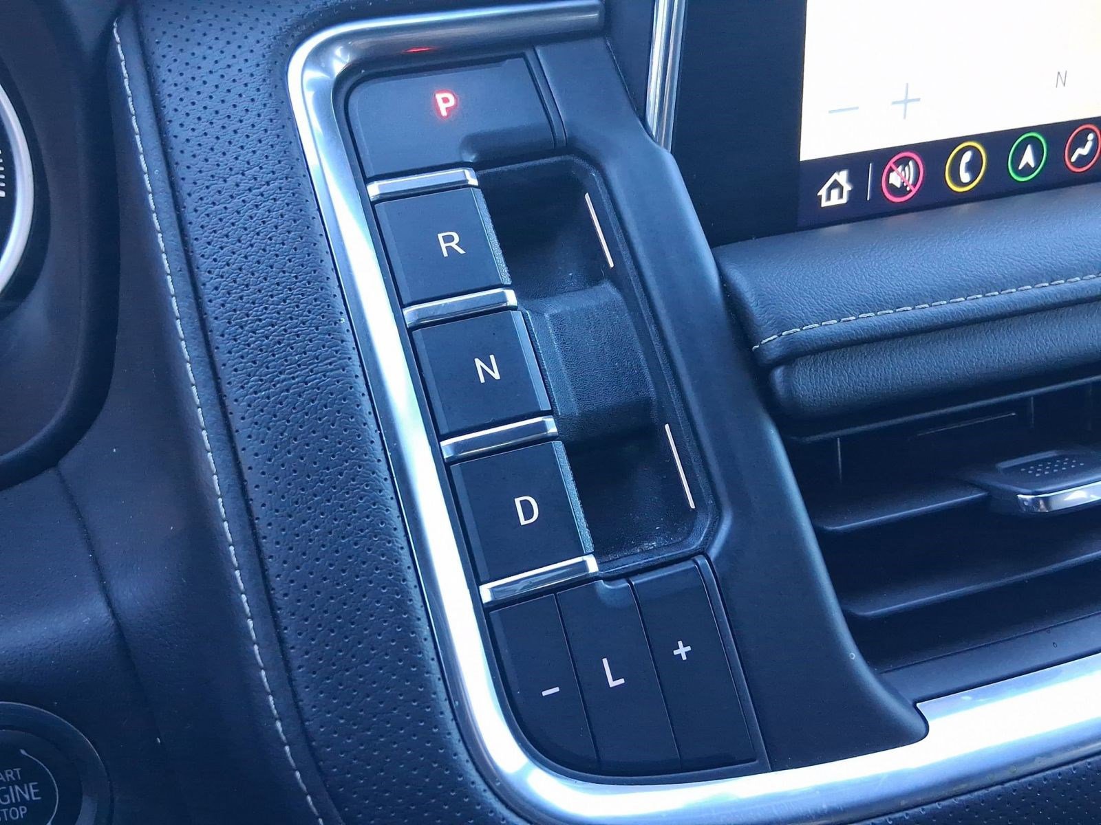 Used 2021 Chevrolet Tahoe Premier w/ Premium Package image 27