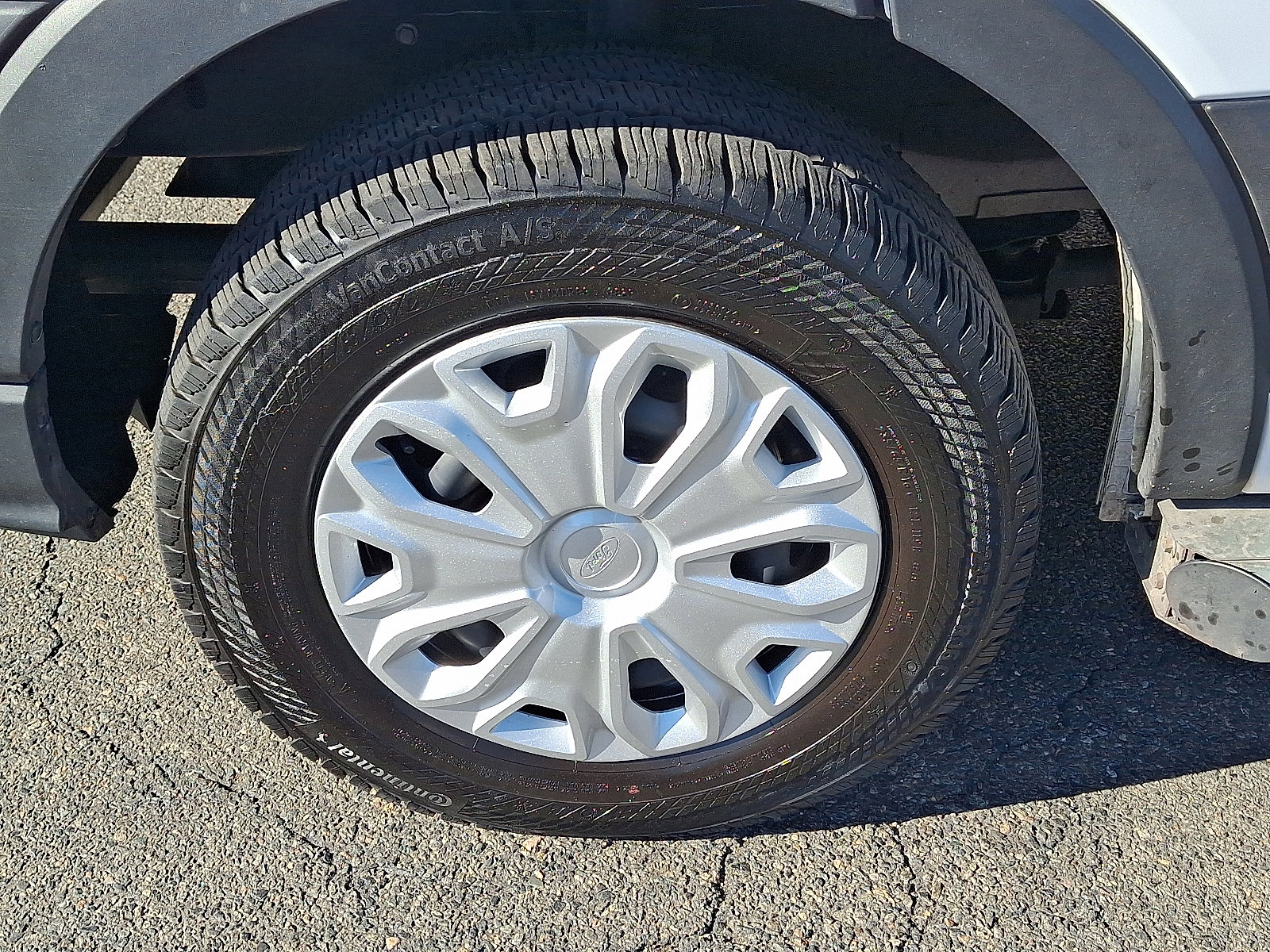 Certified 2024 Ford Transit 250 Low Roof w/ Exterior Upgrade Package image 8