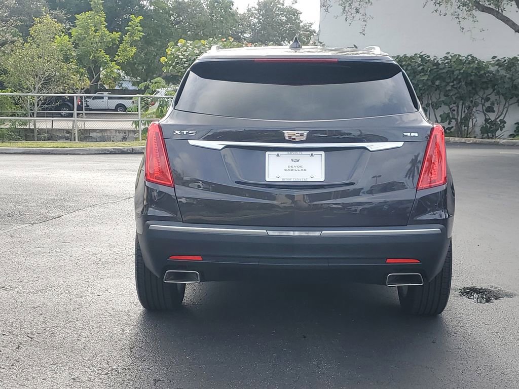 Used 2017 Cadillac XT5 Luxury w/ Driver Awareness Package image 4