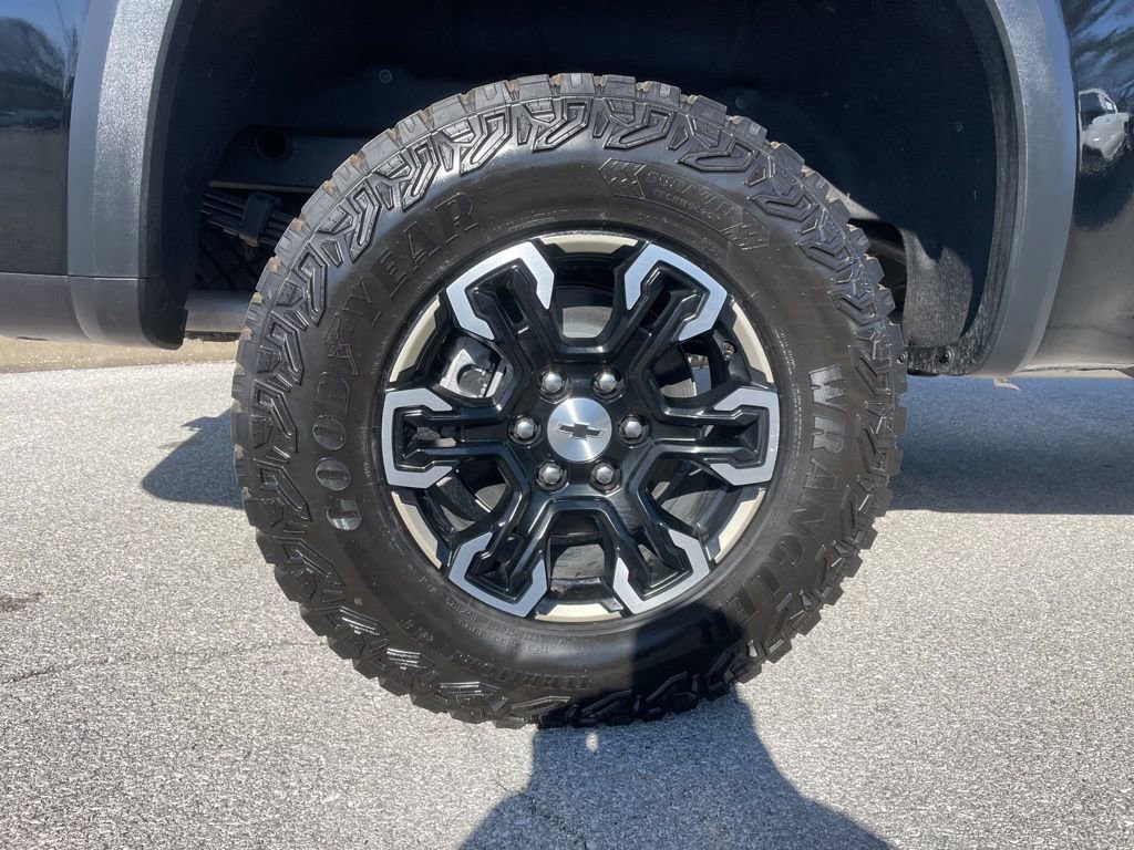 Used 2025 Chevrolet Silverado 1500 ZR2 w/ Technology Package image 56