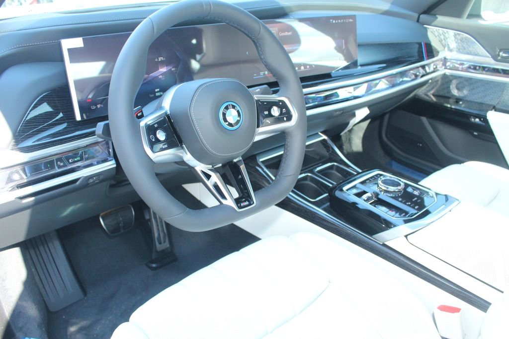 New 2026 BMW i7 xDrive60 w/ Executive Package AWD/4WD image 13