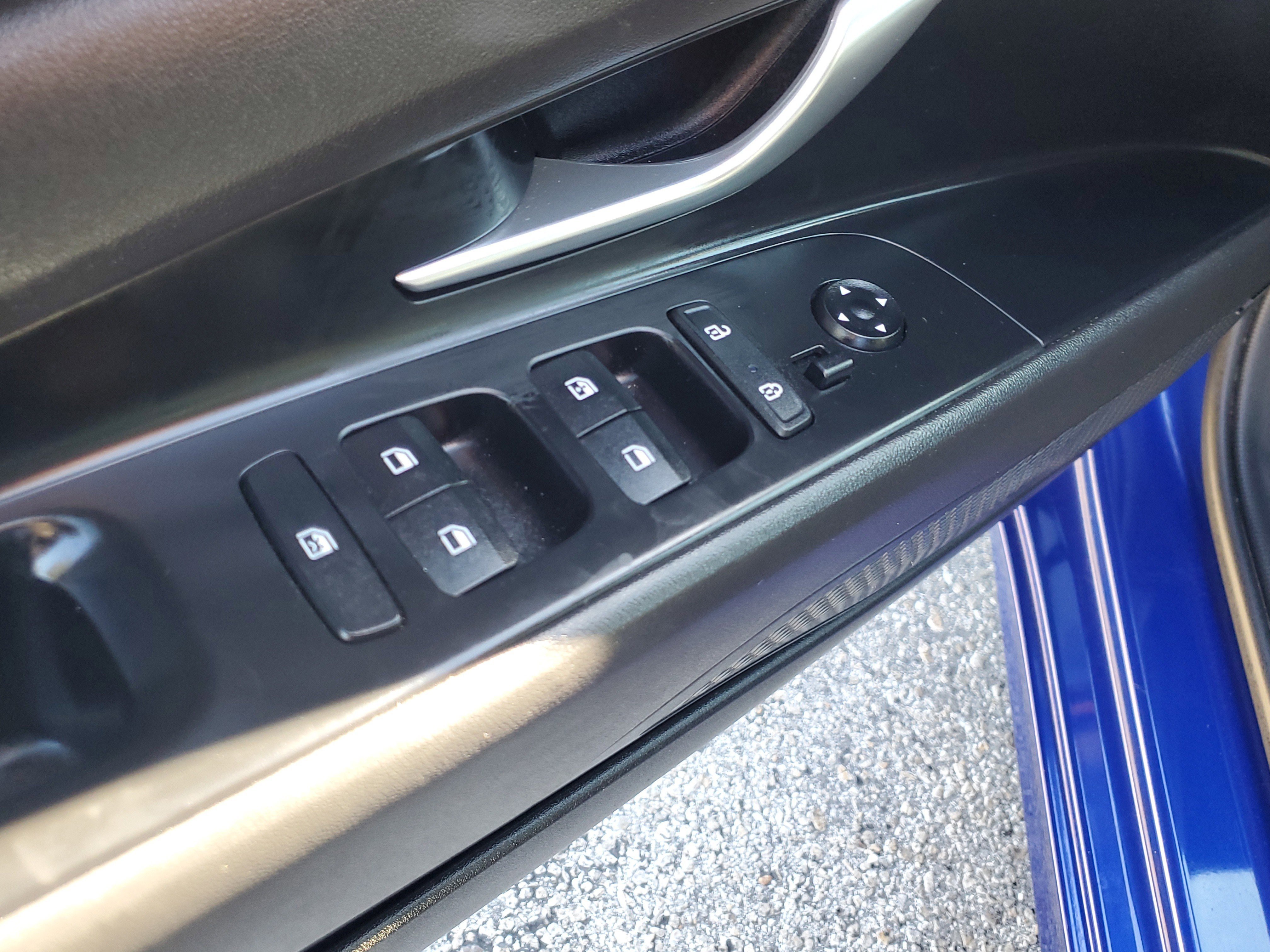 Used 2023 Hyundai Elantra Limited image 18