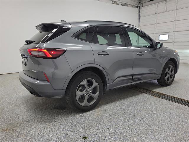Used 2024 Ford Escape ST-Line w/ Tech Pack #1 AWD/4WD image 3