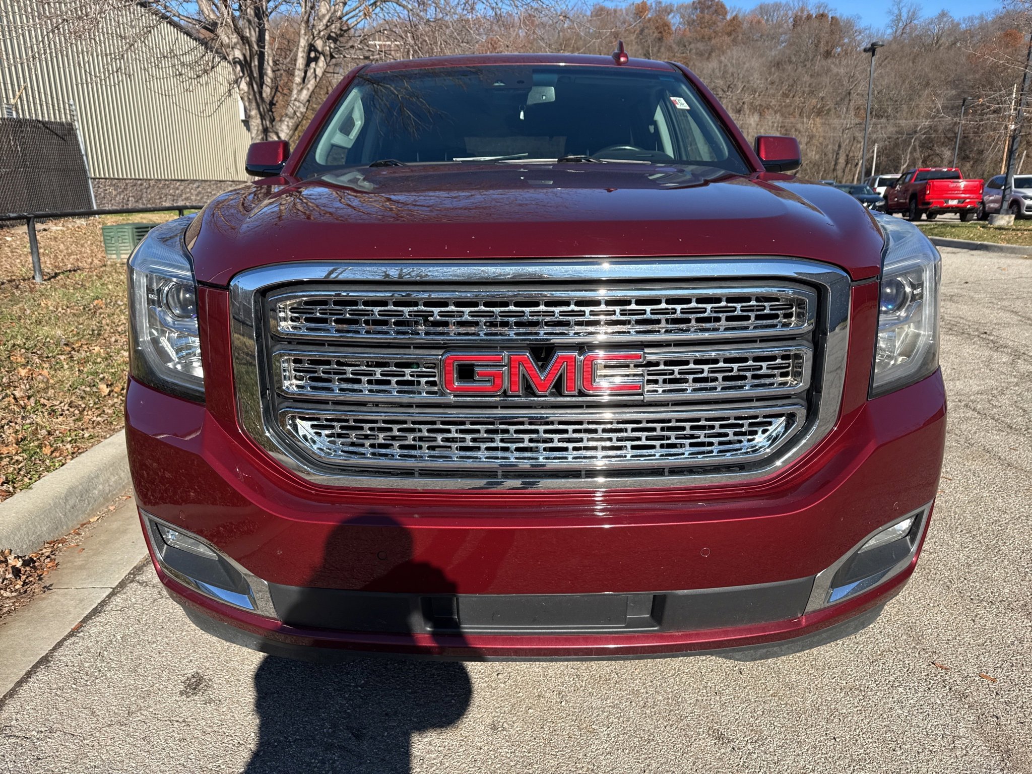 Used 2017 GMC Yukon SLT w/ HD Trailering Package image 2