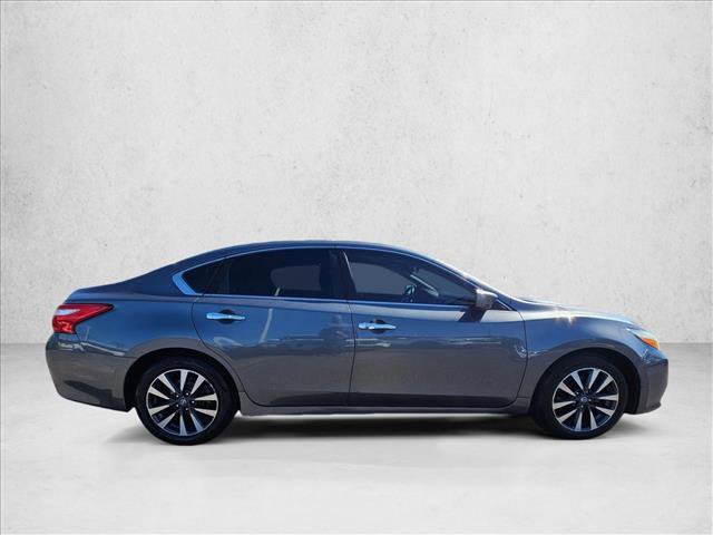 Used 2017 Nissan Altima 2.5 SV video 4