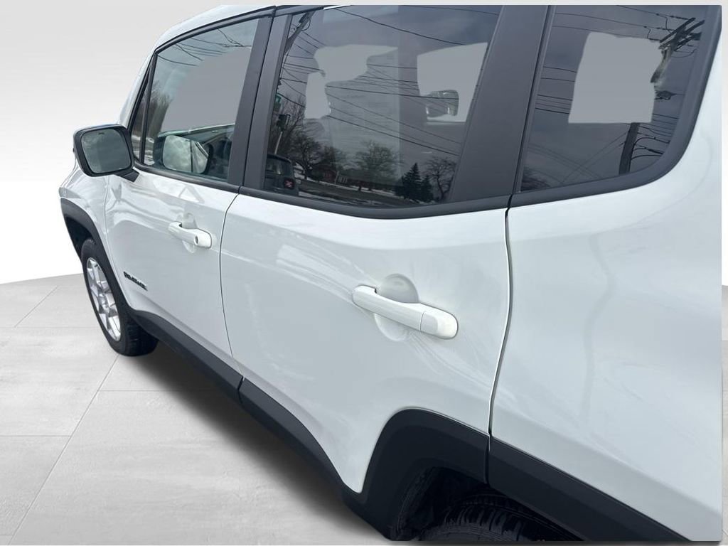 Used 2023 Jeep Renegade Latitude image 28