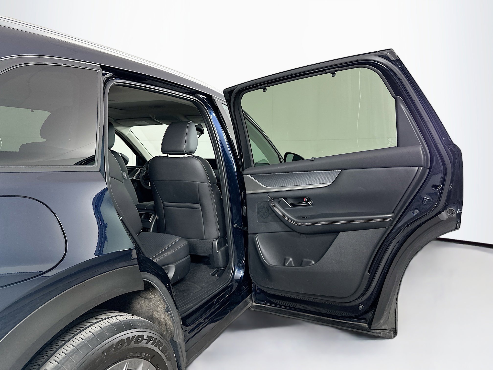 Used 2024 MAZDA CX-90 Plug-In Hybrid w/ Preferred image 32