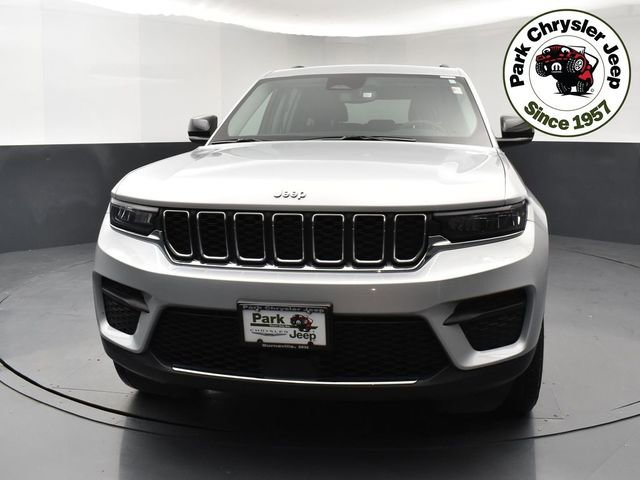 Used 2024 Jeep Grand Cherokee Laredo X w/ Trailer Tow Package image 2