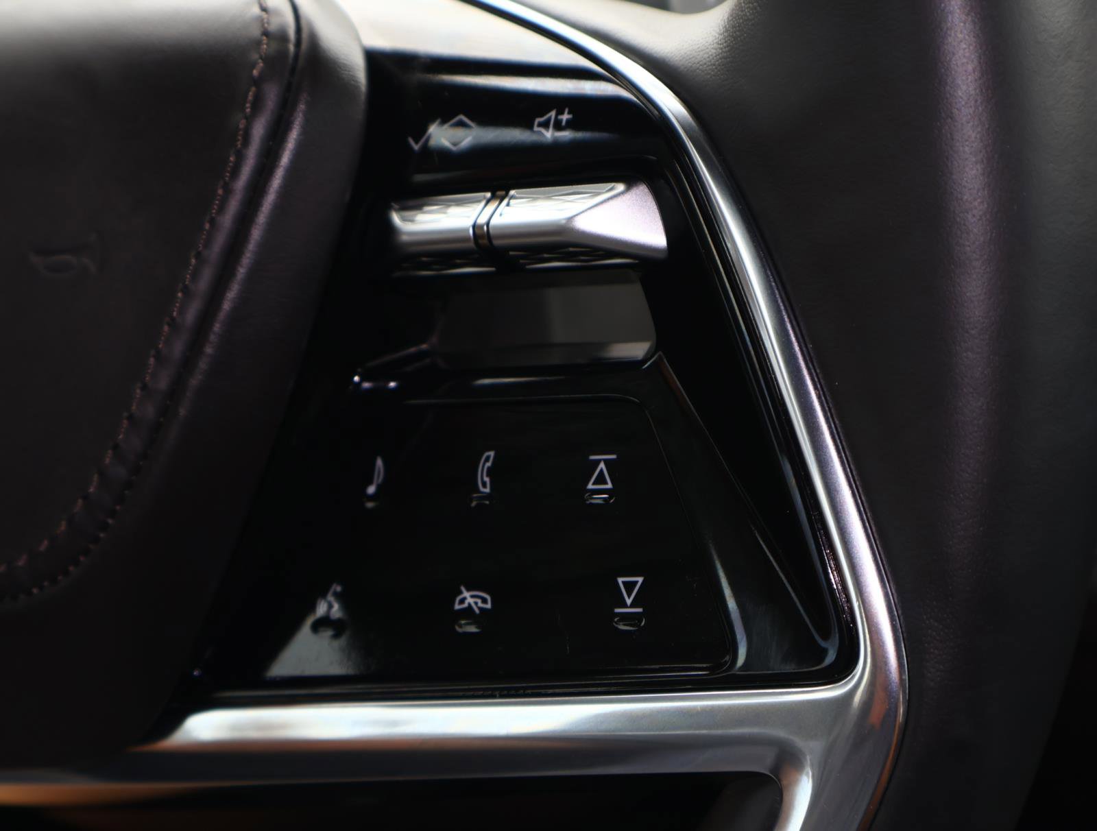 Used 2025 Cadillac Escalade Sport Platinum image 34